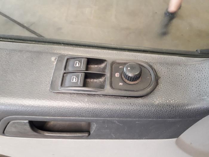 Volkswagen Transporter/Caravelle T5 2.0 TDI DRF Épave (2010, Gris)