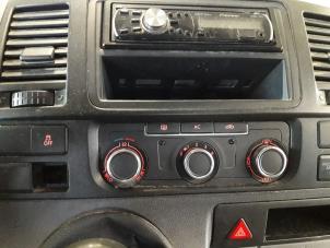 Volkswagen Transporter/Caravelle T5 2.0 TDI DRF Épave (2010, Gris)
