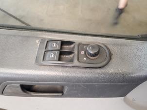 Volkswagen Transporter/Caravelle T5 2.0 TDI DRF Épave (2010, Gris)