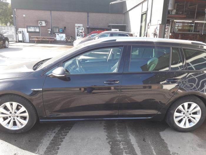 Volkswagen Golf VII Variant 1.0 TSI 12V BlueMotion Technology Épave (2015, Noir)