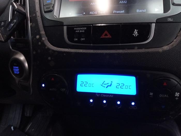 Hyundai iX35 1.6 GDI 16V Schrottauto (2014, Schwarz)