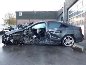Audi A3 Limousine 1.5 35 TFSI 16V Épave (2020, Gris)