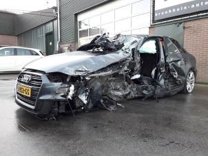 Audi A3 Limousine 1.5 35 TFSI 16V Épave (2020, Gris)