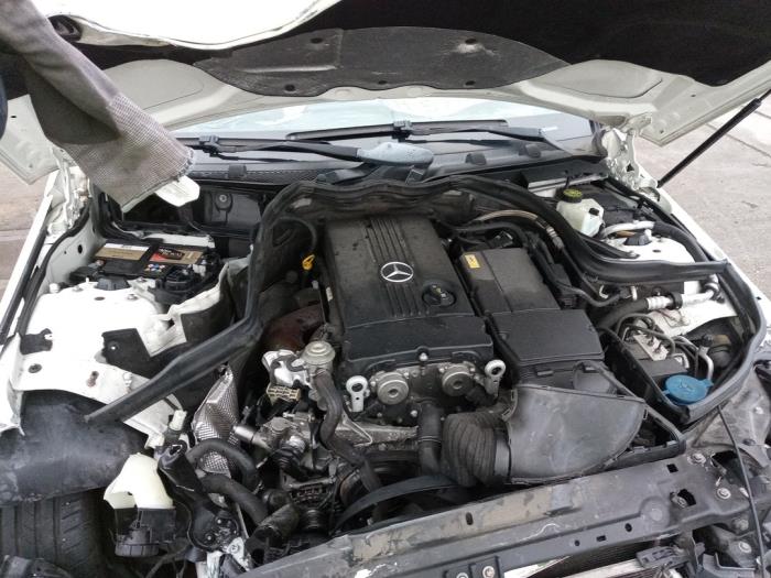 Mercedes C Estate 1.6 C-180K 16V BlueEfficiency Vehículo de desguace (2009, Blanco)