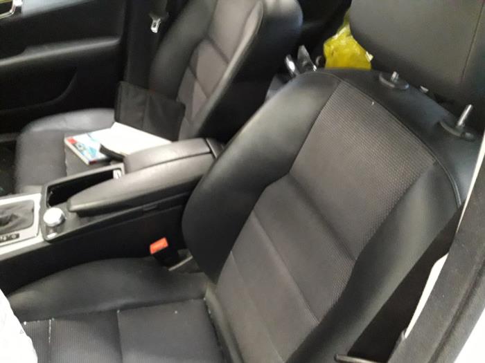 Mercedes C Estate 1.6 C-180K 16V BlueEfficiency Vehículo de desguace (2009, Blanco)