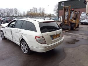 Mercedes C Estate 1.6 C-180K 16V BlueEfficiency Vehículo de desguace (2009, Blanco)