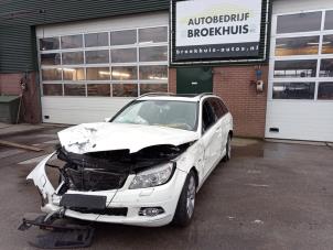 Mercedes C Estate 1.6 C-180K 16V BlueEfficiency Vehículo de desguace (2009, Blanco)
