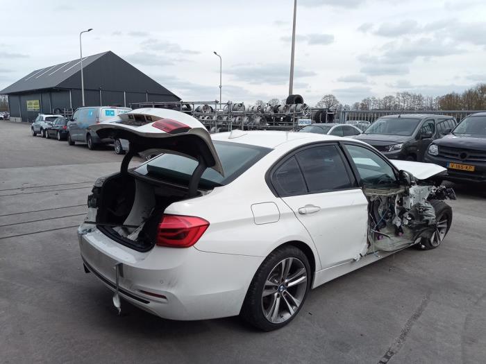 BMW 3 serie 320i 2.0 16V Épave (2018, Blanc)