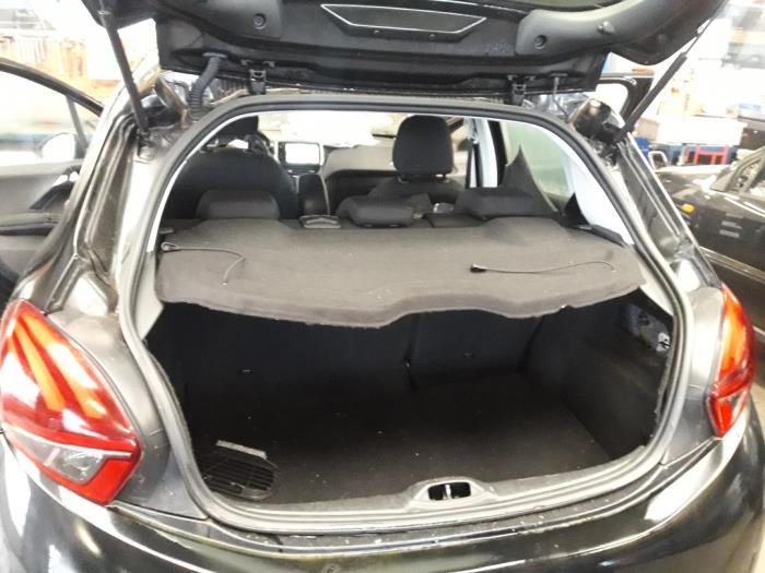 Peugeot 208 I 1.2 Vti 12V PureTech 82 Épave (2016, Noir)