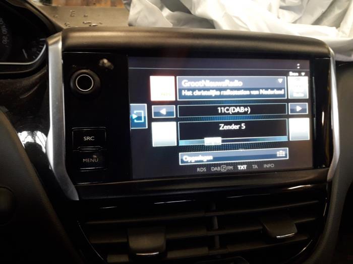 Peugeot 208 I 1.2 Vti 12V PureTech 82 Épave (2016, Noir)