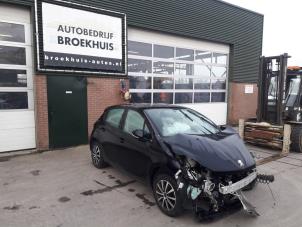 Peugeot 208 I 1.2 Vti 12V PureTech 82 Épave (2016, Noir)