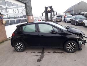 Peugeot 208 I 1.2 Vti 12V PureTech 82 Épave (2016, Noir)