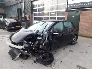 Peugeot 208 I 1.2 Vti 12V PureTech 82 Épave (2016, Noir)