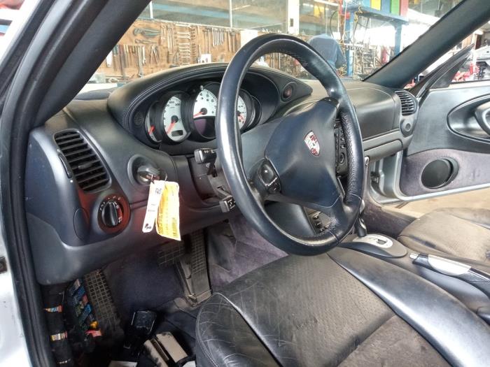 Porsche 911 3.6 Carrera 4 24V Épave (2003, Gris)