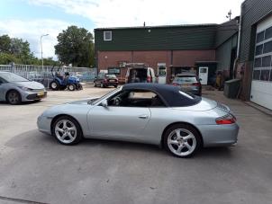 Porsche 911 3.6 Carrera 4 24V Épave (2003, Gris)