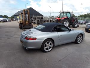 Porsche 911 3.6 Carrera 4 24V Épave (2003, Gris)
