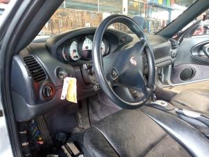 Porsche 911 3.6 Carrera 4 24V Épave (2003, Gris)