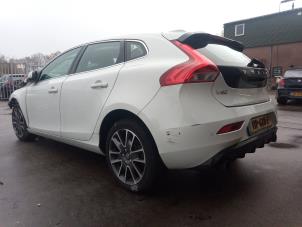 Volvo V40 2.0 D2 16V Épave (2015, Blanc)