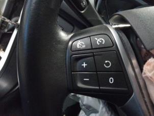 Volvo V40 2.0 D2 16V Épave (2015, Blanc)