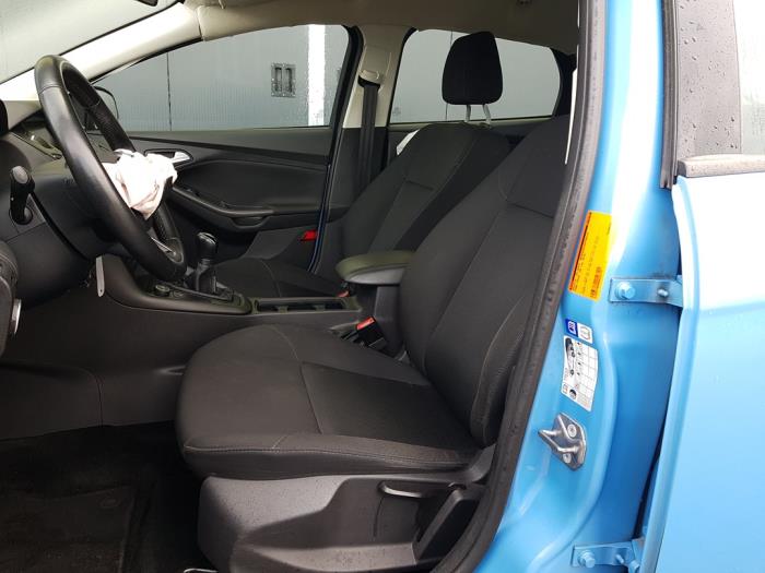 Ford Focus 3 1.0 Ti-VCT EcoBoost 12V 100 Épave (2016, Bleu)