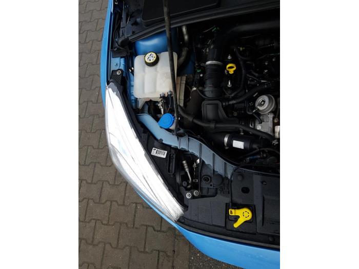 Ford Focus 3 1.0 Ti-VCT EcoBoost 12V 100 Épave (2016, Bleu)