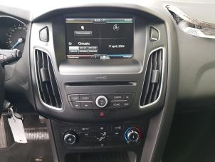 Ford Focus 3 1.0 Ti-VCT EcoBoost 12V 100 Épave (2016, Bleu)