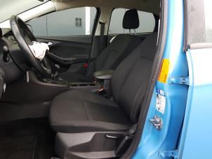 Ford Focus 3 1.0 Ti-VCT EcoBoost 12V 100 Épave (2016, Bleu)