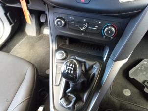 Ford Focus 3 1.0 Ti-VCT EcoBoost 12V 100 Épave (2016, Bleu)