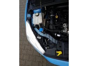 Ford Focus 3 1.0 Ti-VCT EcoBoost 12V 100 Épave (2016, Bleu)