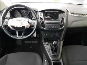Ford Focus 3 1.0 Ti-VCT EcoBoost 12V 100 Épave (2016, Bleu)