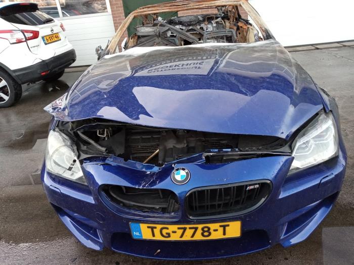 BMW 6 serie M6 V8 32V TwinPower Turbo Épave (2012, Bleu)