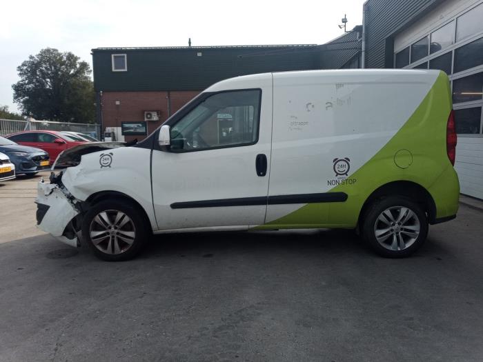 Opel Combo 1.3 CDTI 16V Schrottauto (2018, Weiß)