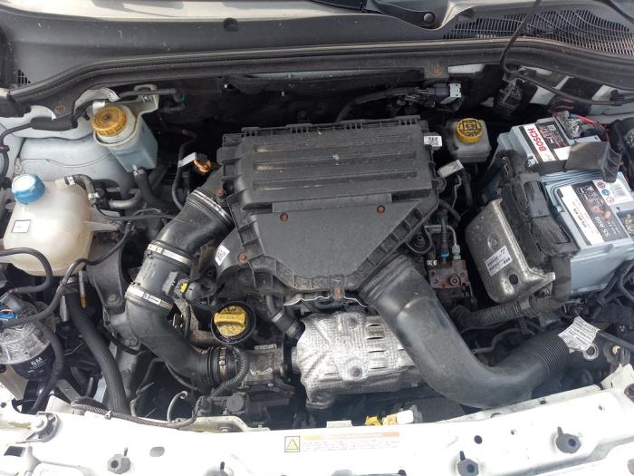 Opel Combo 1.3 CDTI 16V Schrottauto (2018, Weiß)