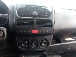 Opel Combo 1.3 CDTI 16V Schrottauto (2018, Weiß)