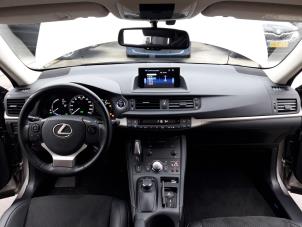Lexus CT 200h 1.8 16V Épave (2017, Gris)
