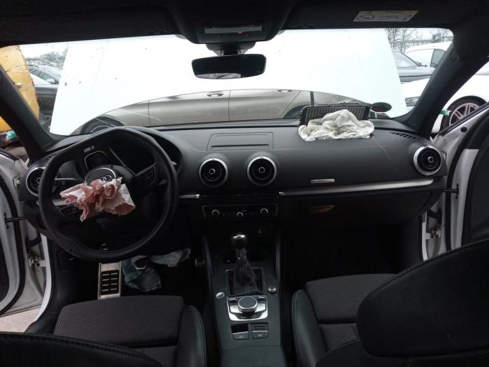 Audi A3 Limousine 1.5 TFSI 16V Samochód złomowany (2019, Bialy)
