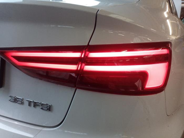 Audi A3 Limousine 1.5 TFSI 16V Samochód złomowany (2019, Bialy)