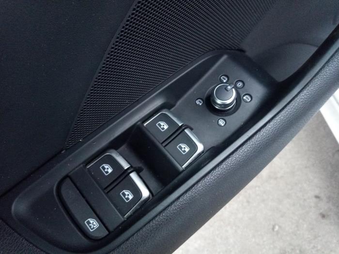Audi A3 Limousine 1.5 TFSI 16V Samochód złomowany (2019, Bialy)