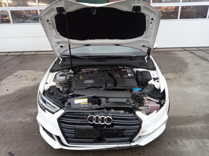 Audi A3 Limousine 1.5 TFSI 16V Samochód złomowany (2019, Bialy)