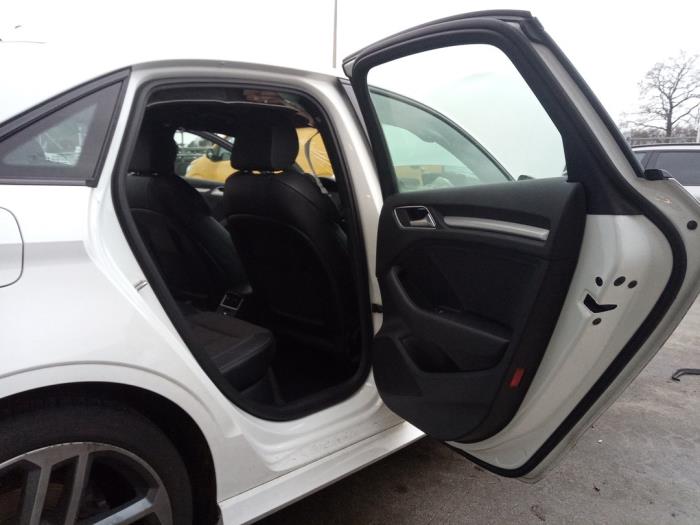 Audi A3 Limousine 1.5 TFSI 16V Samochód złomowany (2019, Bialy)