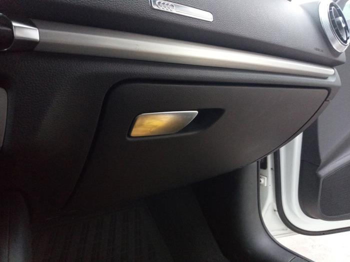 Audi A3 Limousine 1.5 TFSI 16V Samochód złomowany (2019, Bialy)