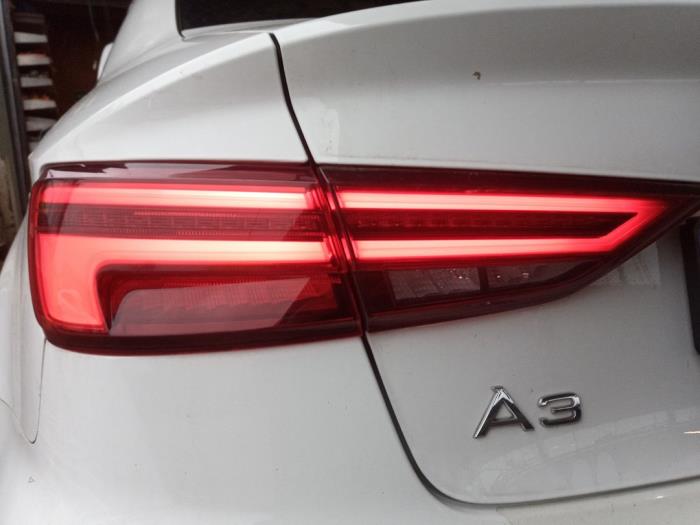 Audi A3 Limousine 1.5 TFSI 16V Samochód złomowany (2019, Bialy)