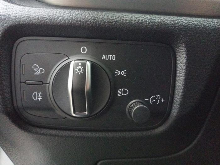 Audi A3 Limousine 1.5 TFSI 16V Samochód złomowany (2019, Bialy)