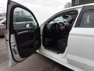 Audi A3 Limousine 1.5 TFSI 16V Samochód złomowany (2019, Bialy)