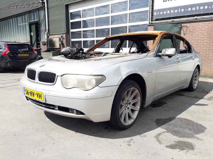 BMW 7 serie 745i,Li 4.4 V8 32V Samochód złomowany (2002, Szary)