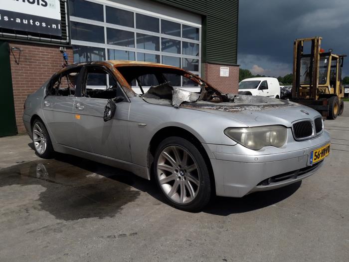 BMW 7 serie 745i,Li 4.4 V8 32V Samochód złomowany (2002, Szary)