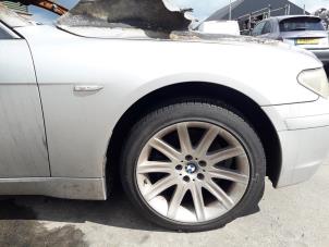 BMW 7 serie 745i,Li 4.4 V8 32V Samochód złomowany (2002, Szary)