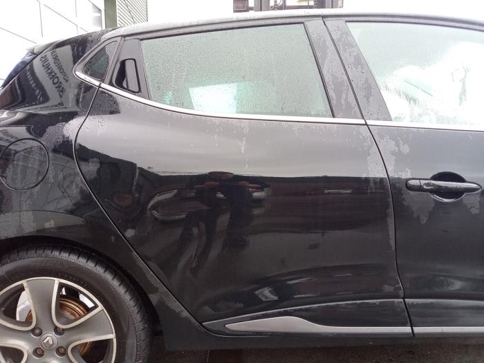 Renault Clio IV 1.5 dCi 90 FAP Épave (2015, Noir)