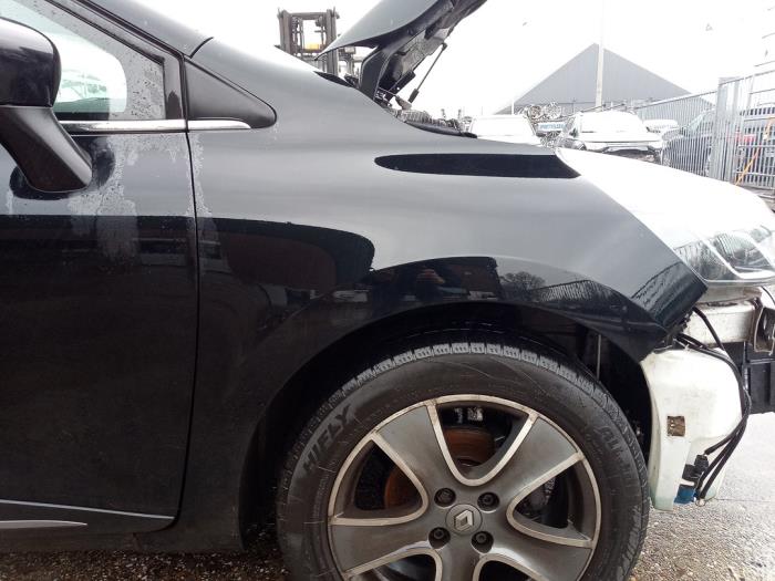 Renault Clio IV 1.5 dCi 90 FAP Épave (2015, Noir)