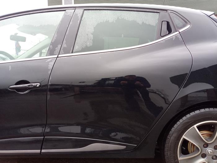 Renault Clio IV 1.5 dCi 90 FAP Épave (2015, Noir)